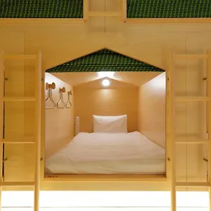 ** Capsule hotel 女性専用 Woman Only Capsule Maja マヤホテルキョウト Japan